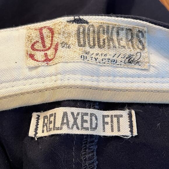 NEW Dockers Pleated Relaxed Fit Navy Blue Shorts Washed Khaki Short NWT SIZE 48 - Picture 10 of 12